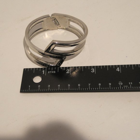 Faux Polished Silver Abstract Bangle Spring Hinge Bracelet Modern Twist Cuff - Picture 4 of 15